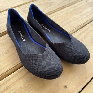 Rothy's Women's Black and Blue Flats